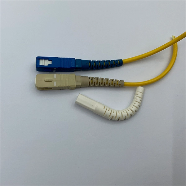 Coupler connection to fiber optic pigtail