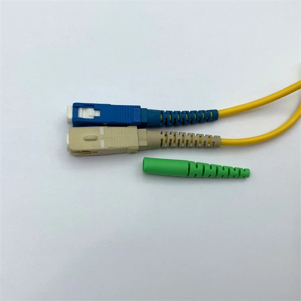 What type of fiber is used in fiber optic modules 