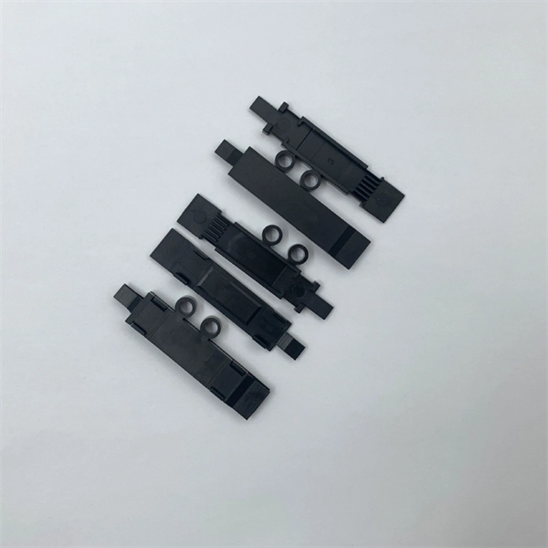What is involved in fiber optic cable splicing in pipelines 