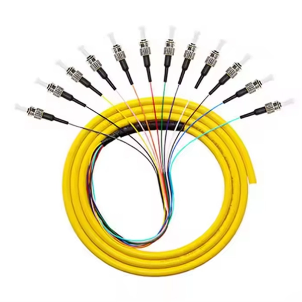 How many cores does an optical cable need at least 