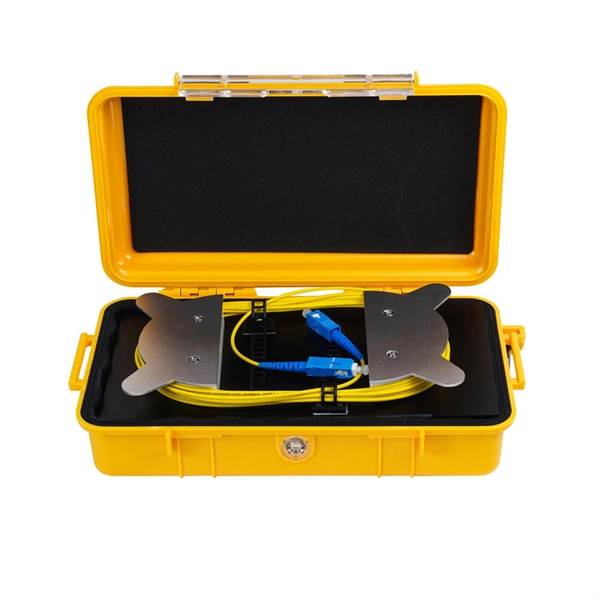 Indicator lights on a 4-port gigabit fiber optic switch
